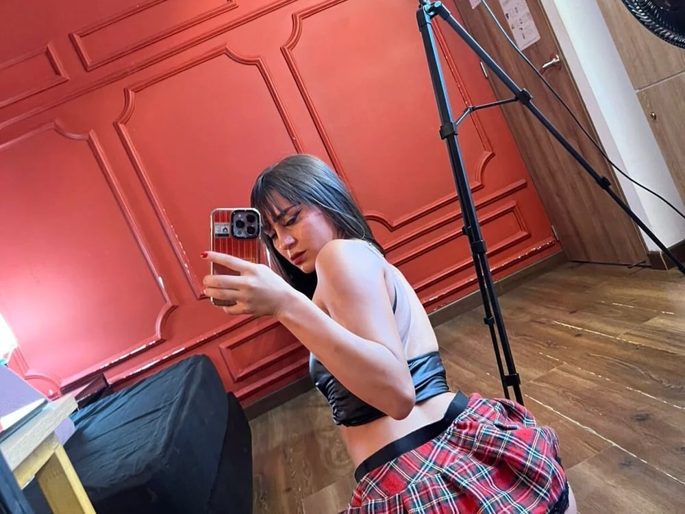 Alicecoule_ Chatroom