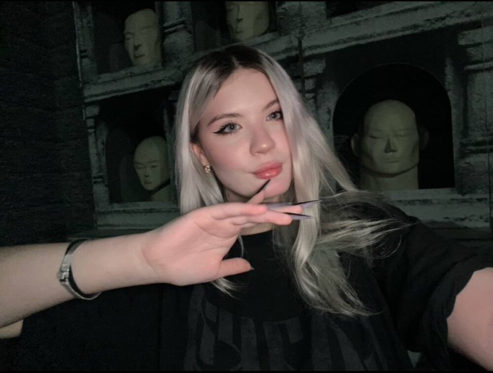 Alicee_Gray Webcam Profile Picture Alicee_Gray Chatroom
