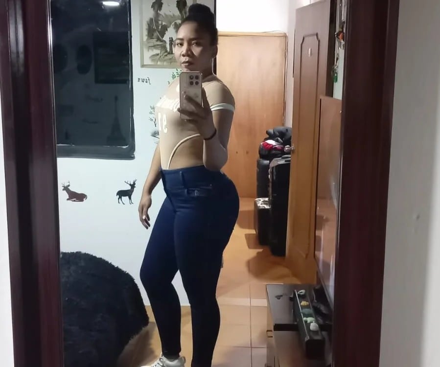 Alicee_ebony Chatroom