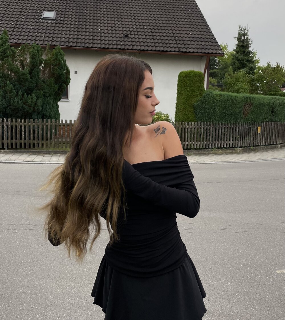 Alina-Dreams Webcam Profile Picture Alina-Dreams Chatroom