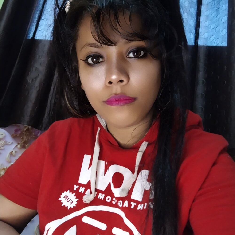 Alina_hot00 Chatroom