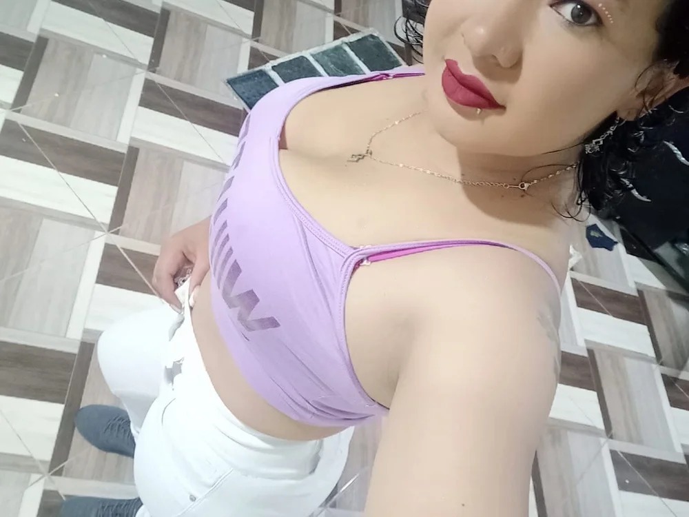 Alira_hott Chatroom