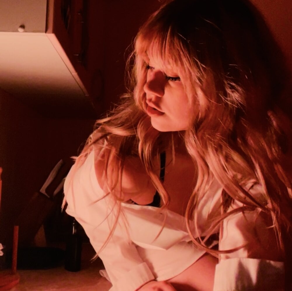 Alison_Doody Chatroom