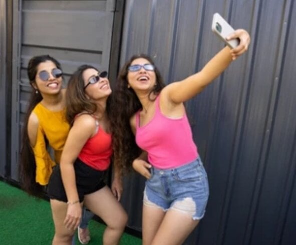 AllGirls_Group Chatroom