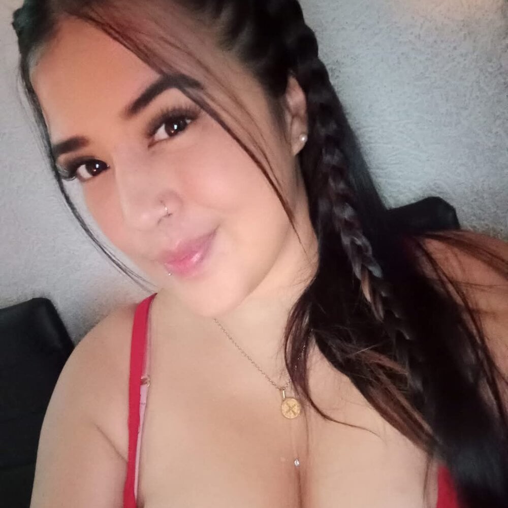 Allison_21_ Chatroom