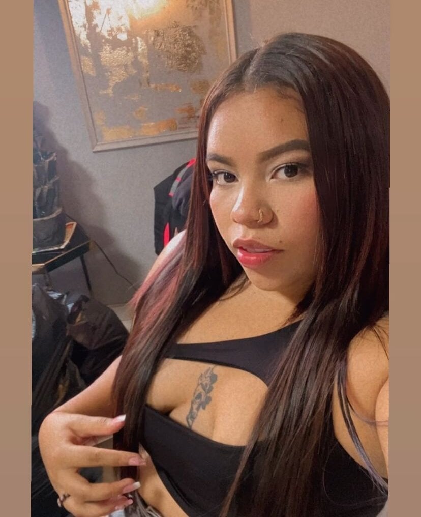 Alma_Violette_cr Chatroom