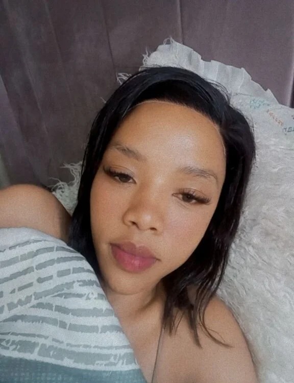 Almirea_23 Chatroom