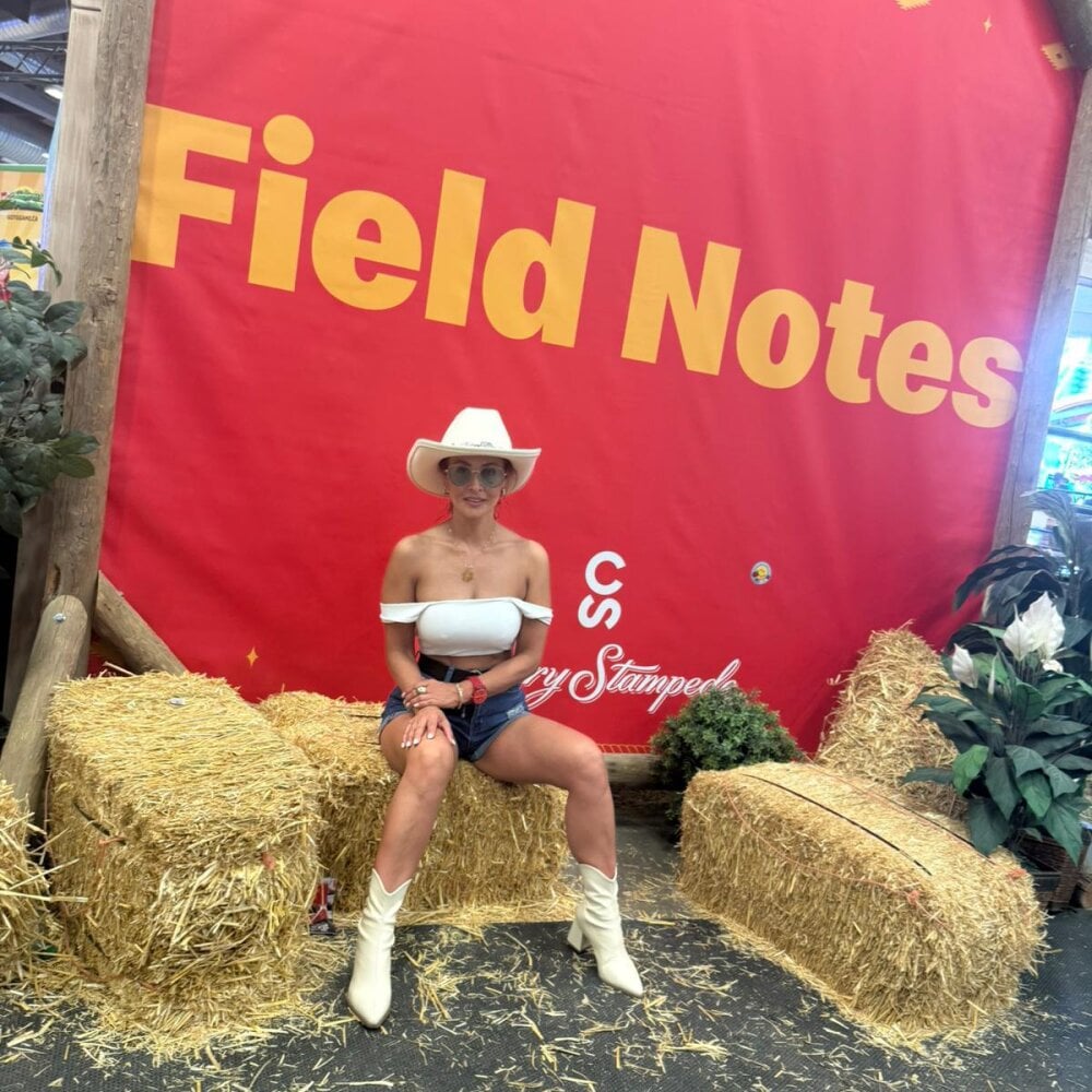 Alona_Brown Chatroom