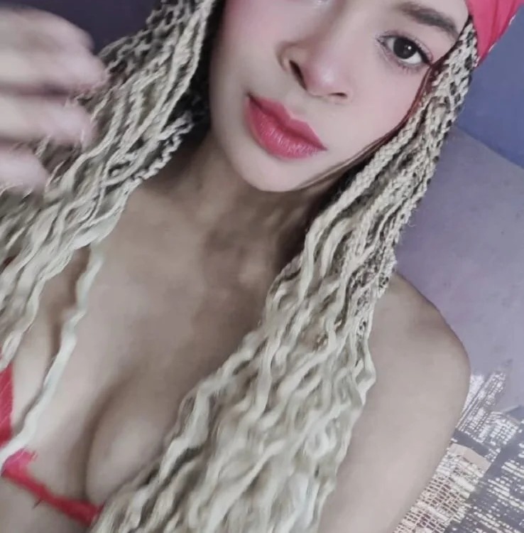 AlphaXQueen Chatroom