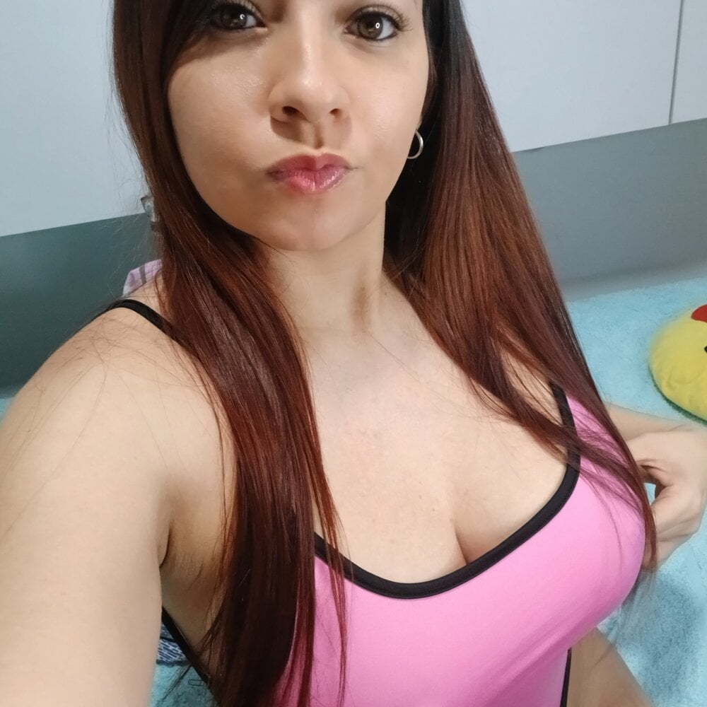 Amanda_Cruuz Chatroom