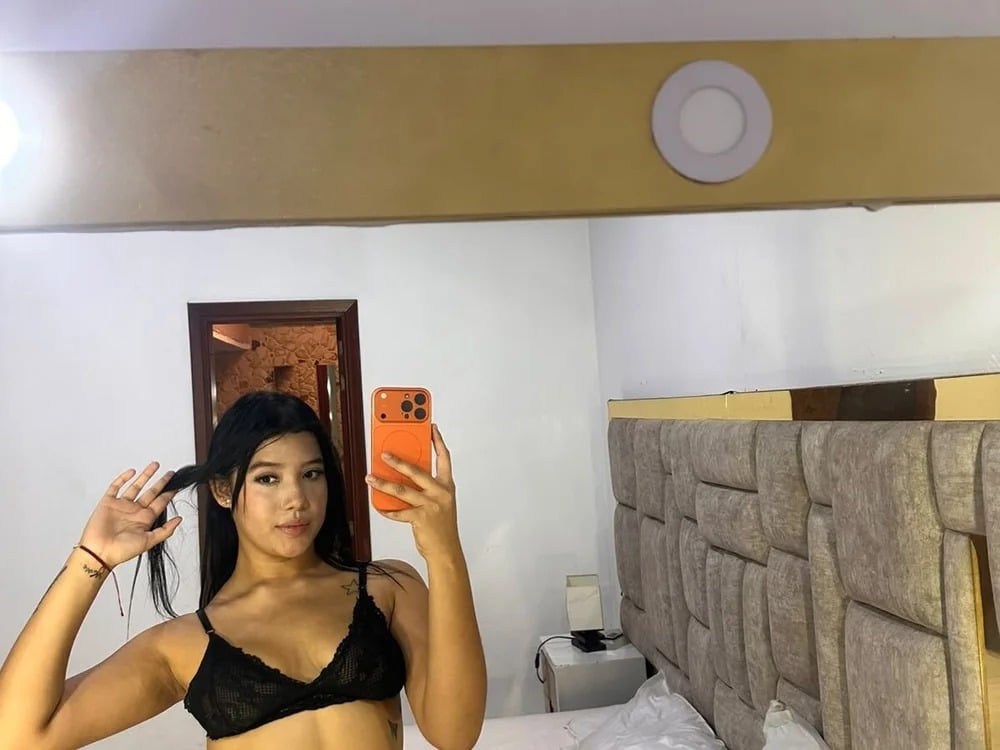 AmaraRose__ Chatroom