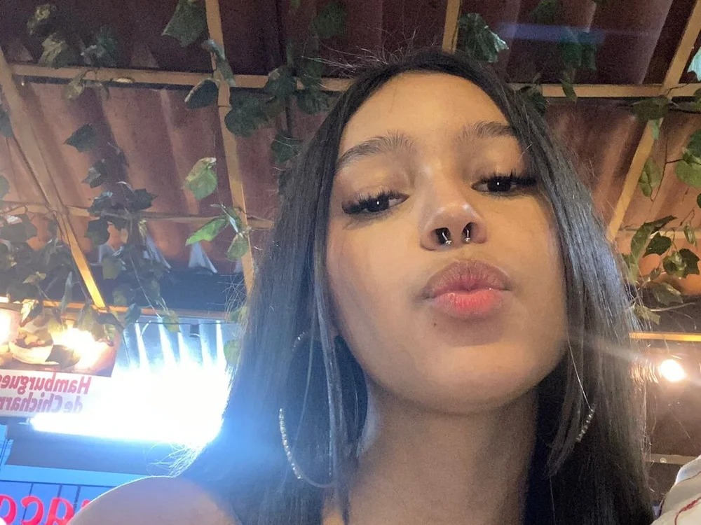 Amara_Mercer Chatroom