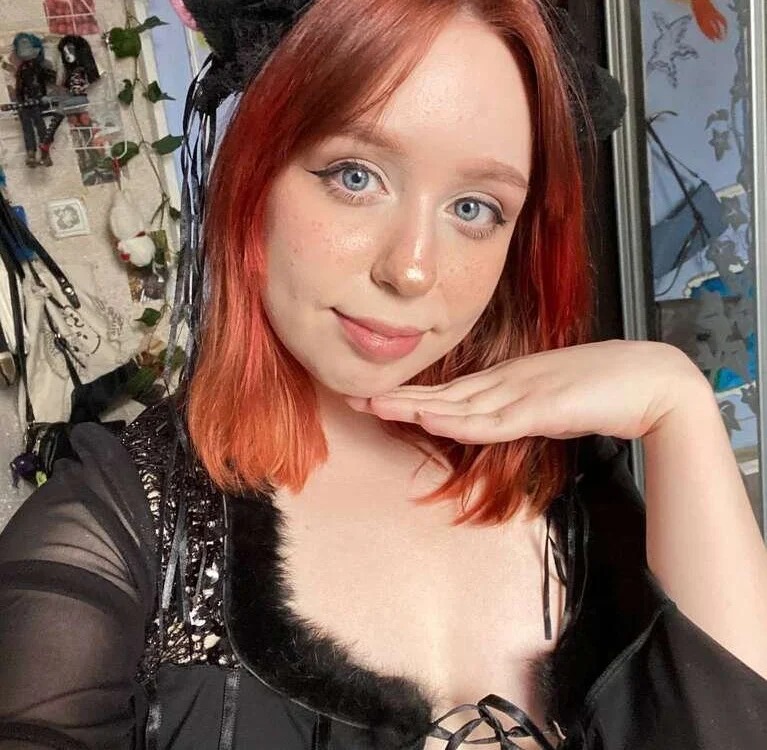 Amber__Fox Chatroom
