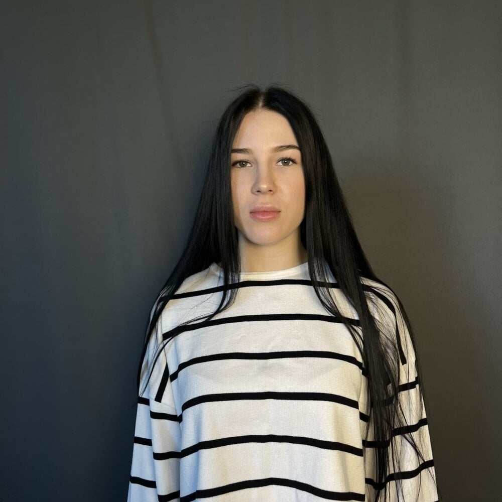 AmiFieldson Chatroom