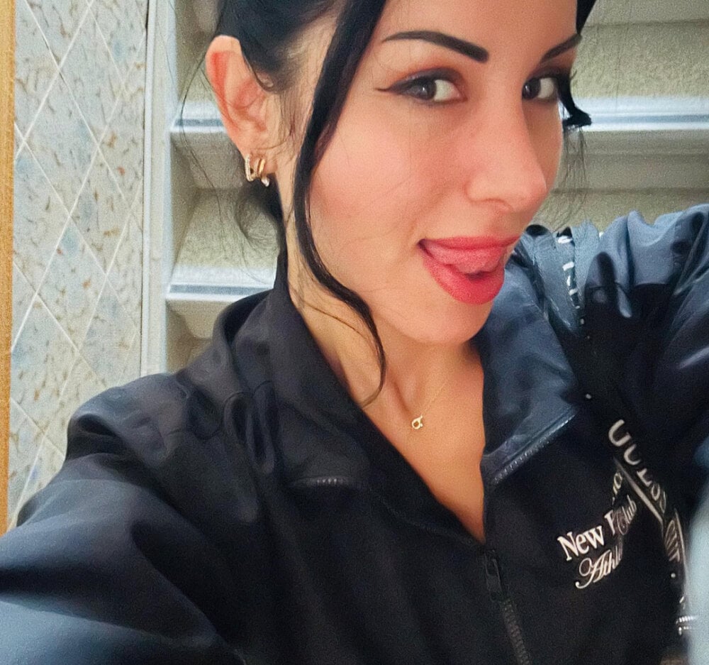AnaEllada Webcam Profile Picture AnaEllada Chatroom