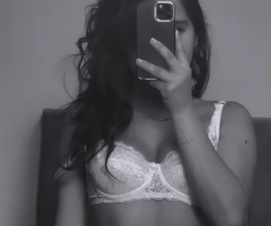 Ana_blondee Chatroom