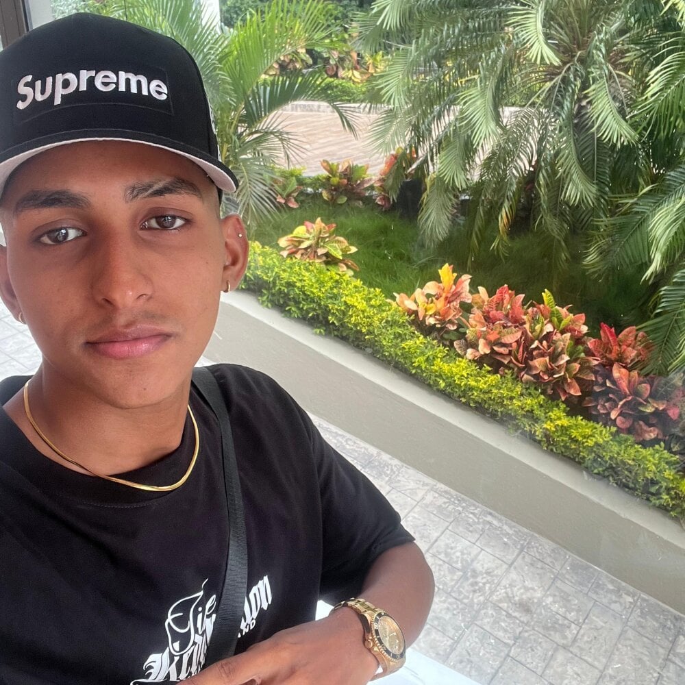 Andrea_leo10 Chatroom