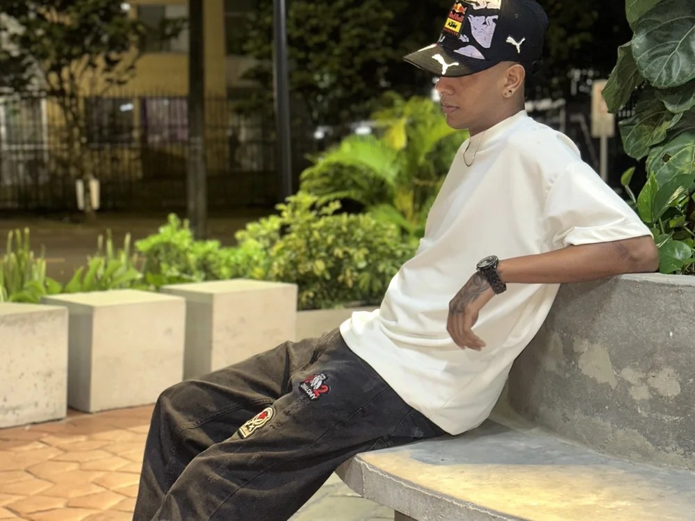 Andrew25- Chatroom