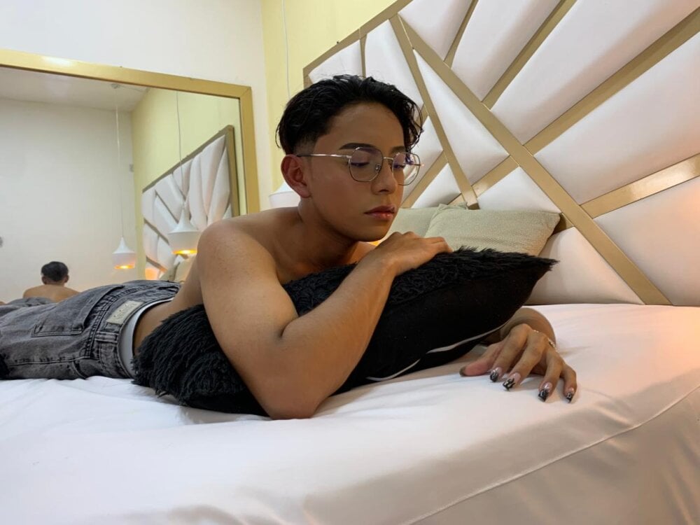 AngelRosses Chatroom