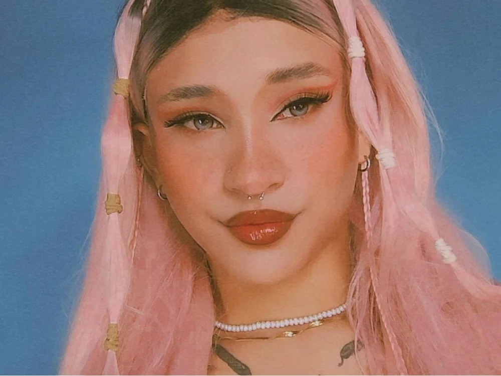 Angela-Jules Chatroom