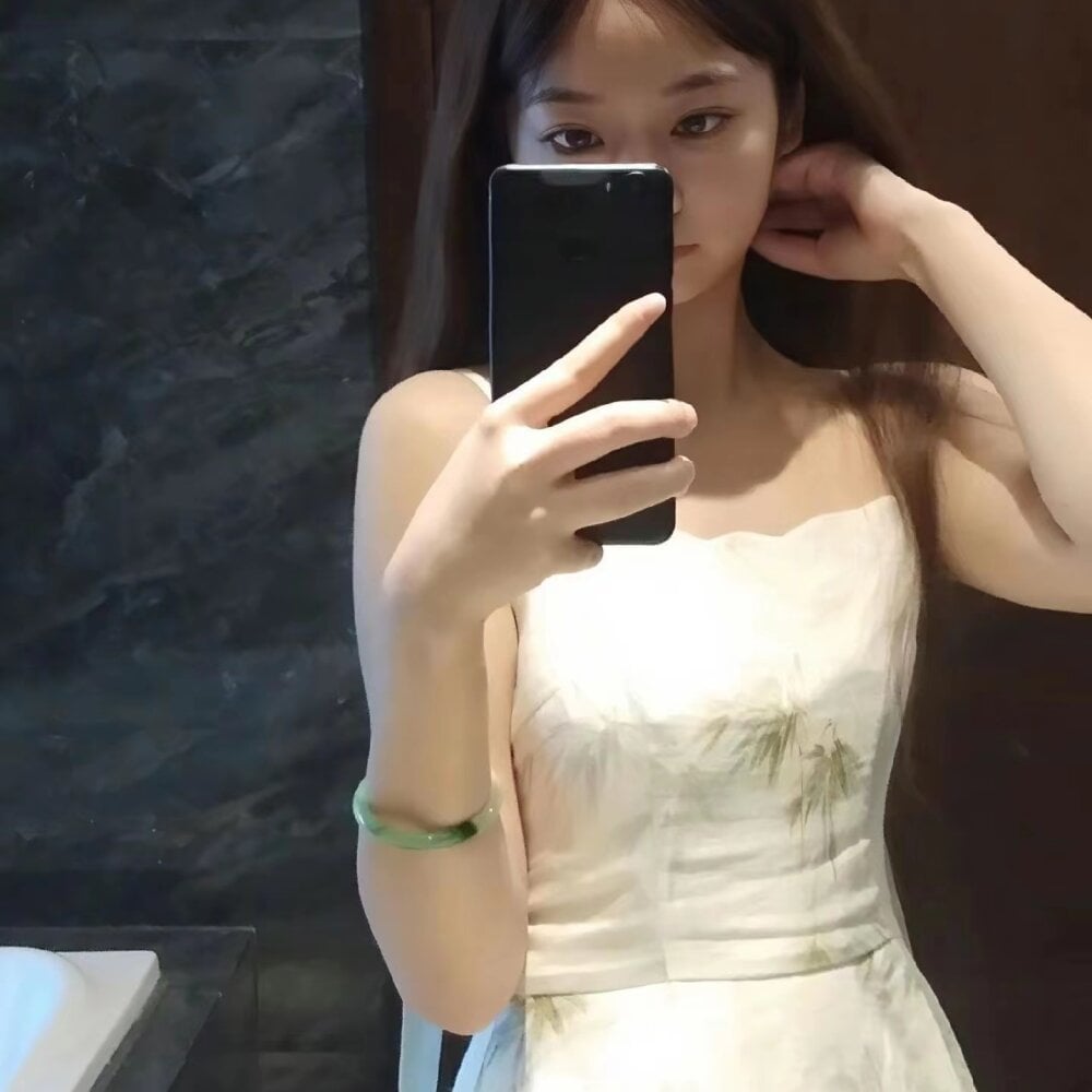 Angela869 Chatroom