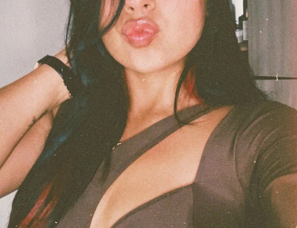 Angela__05 Chatroom