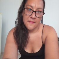 Angela_calida Chatroom