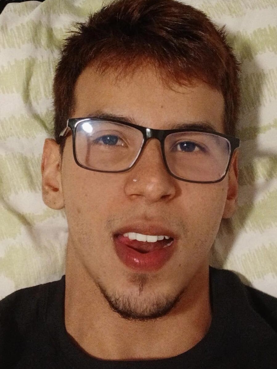 Angelicious_Boy Chatroom