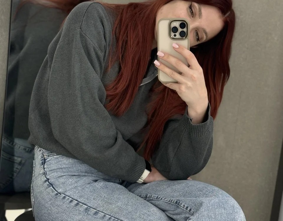 Angelina_Charm Chatroom