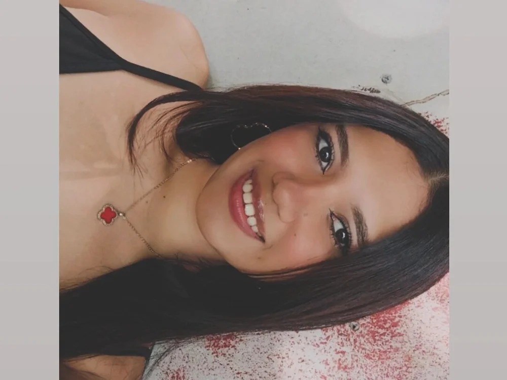 Angie05 Chatroom