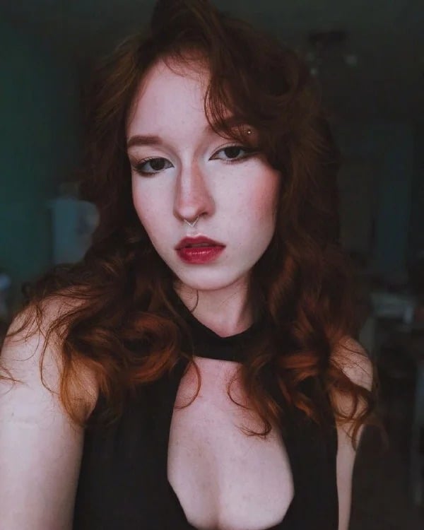 AngieHannay Chatroom