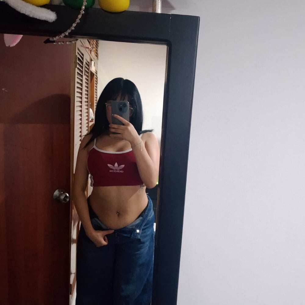 AngieRousse_ Chatroom