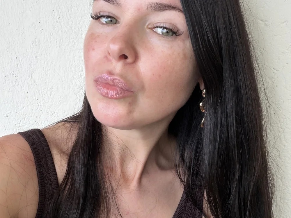 Anichka35 Chatroom