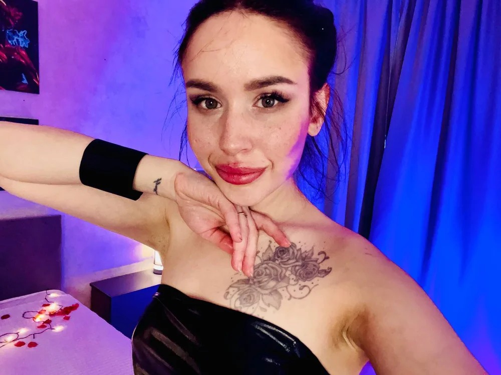 Anna_Meaw Chatroom