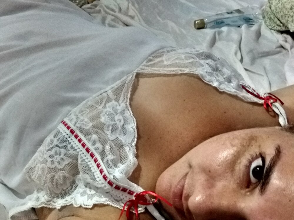 Anna_olivee Chatroom