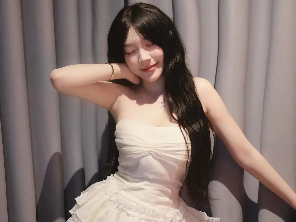 Anna_sweet55 Chatroom