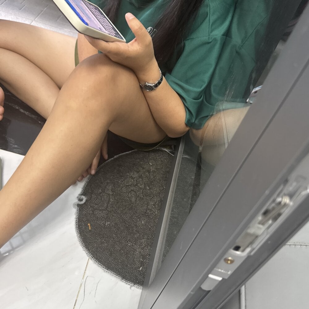 Anna_titsbig Chatroom