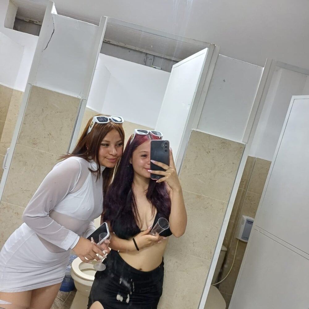 Anne_Mia Chatroom