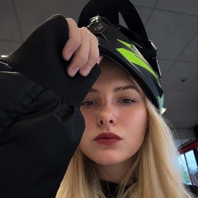 AnnettSteven Chatroom