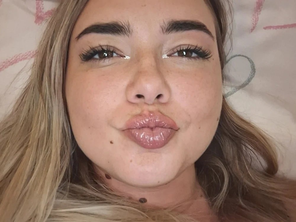 AnnishaX Chatroom