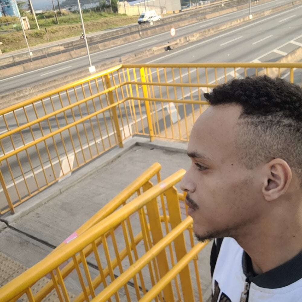 Annnyxvinni Chatroom