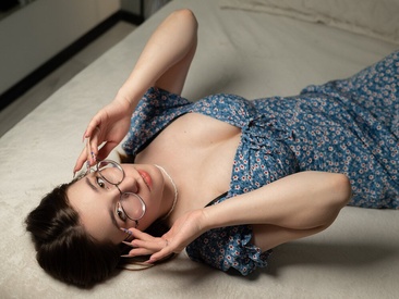 annynextdoor