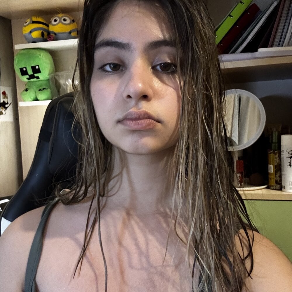 AnoraMia Chatroom