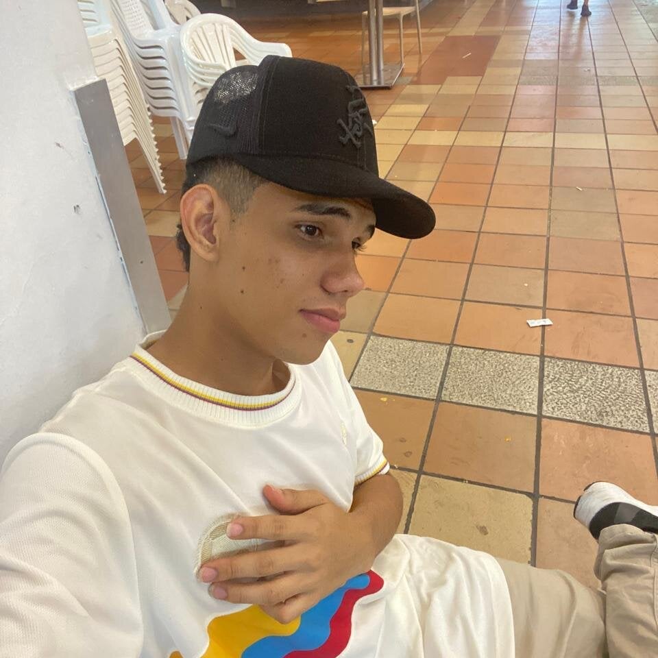 AnthonyRosz Chatroom