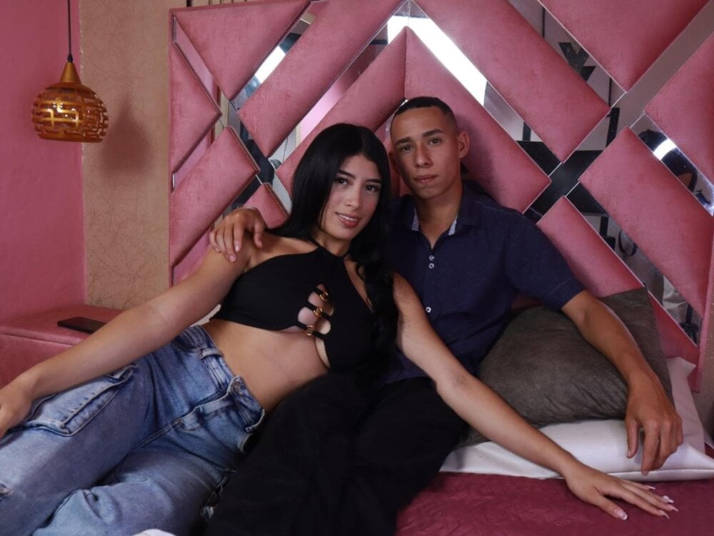 Antonella_And_Thiago Chatroom