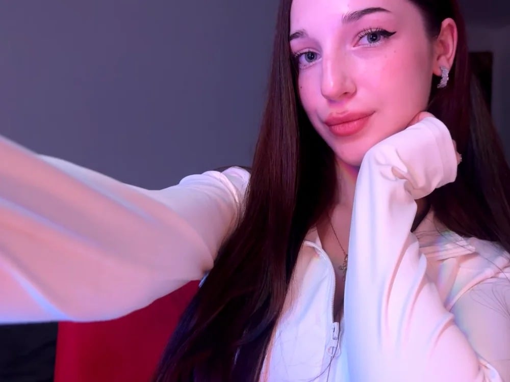 AntoninaErtle Chatroom