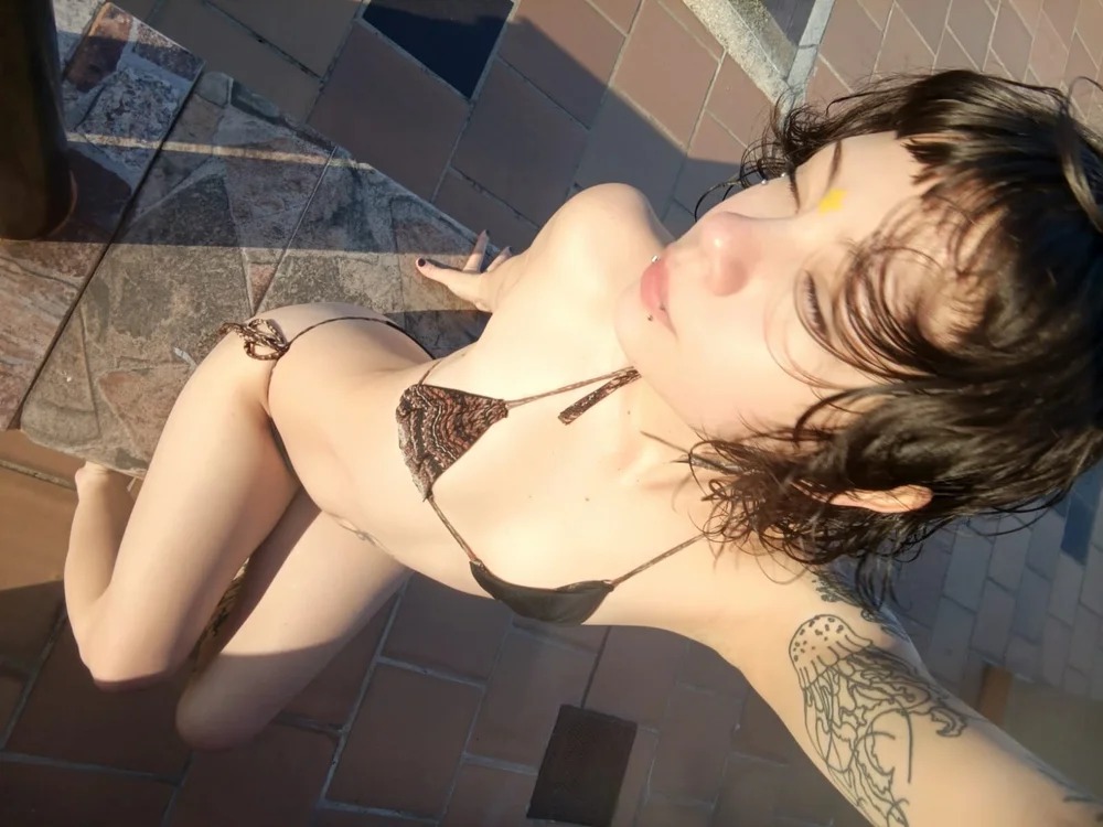 Anya_Dove Chatroom