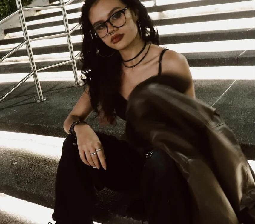 April_Petitt Chatroom