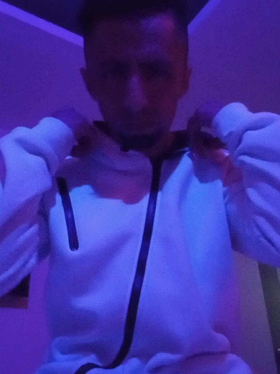 AquilesBaezaCerda Chatroom