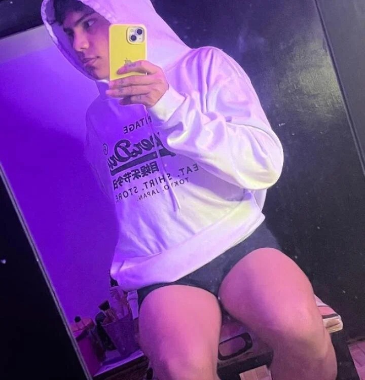 AriCole_ Chatroom